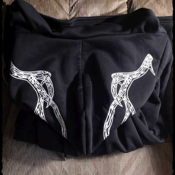 New Warm Black oversized "Into the Wild" Hoodie coat with pockets - Picture 6 of 11